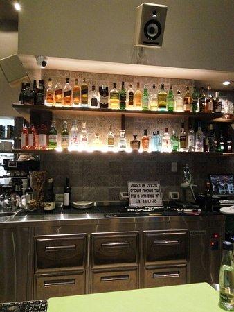 Dominic Kitchen Bar