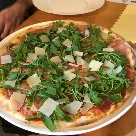 Cafe & Pizza SnEhurka