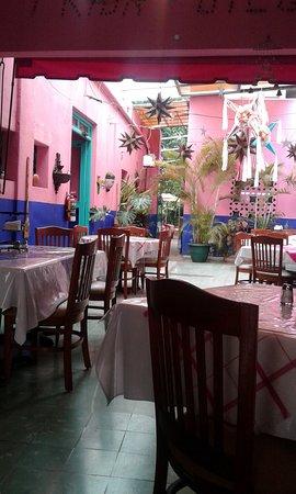 Los Platos Rotos Restaurant