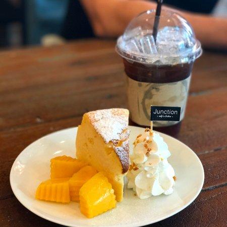 Junction Cafe' n Bistro