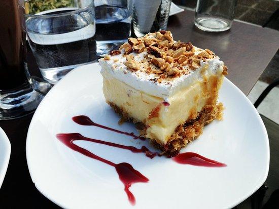 Ekmek tis Kyra Giotas