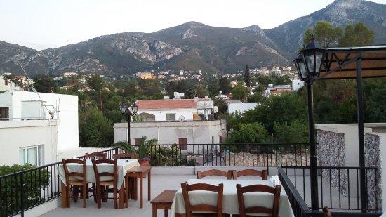 Five Fingers Restaurant and Bar