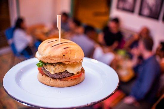 La Tumbamuertos Burger Bar