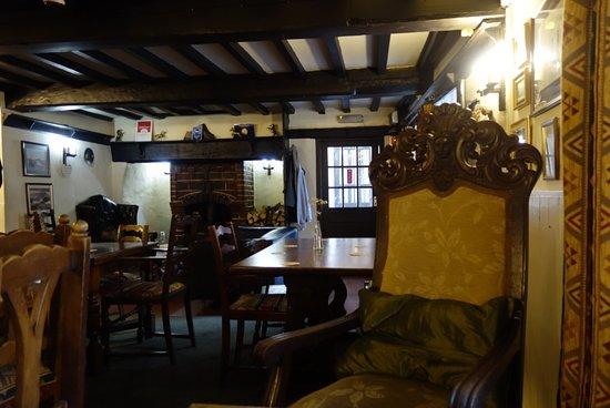 The Hawk & Buckle Inn