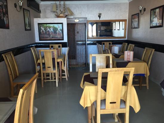 Restaurant cafe mogador