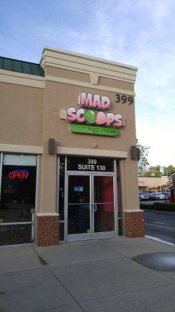 Mad Scoops Custom Ice Cream
