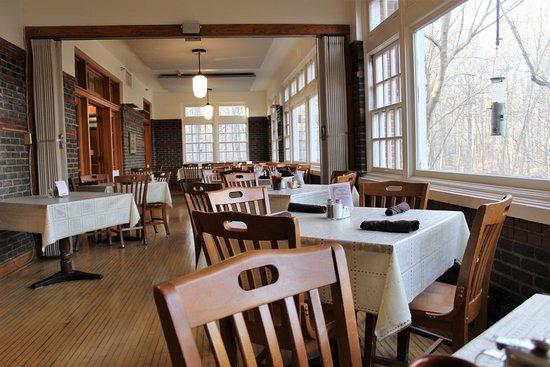 Birdhouse Restaurant