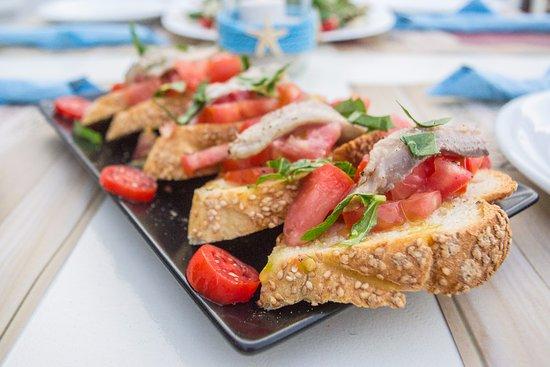 Stratos Pizzeria Restaurant