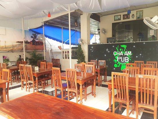 Cha-Am Pub