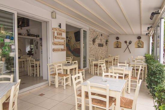 Manto Breakfast Buffet Cafe