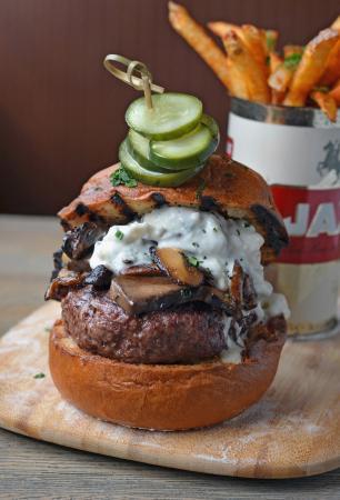 Smuggler Union Restaurant & Brewery