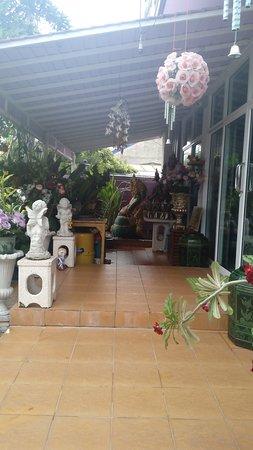 Roj Seafood Restaurant