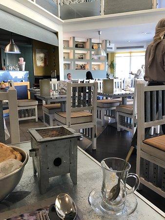 Cafe Bazza Bneid Al Gar