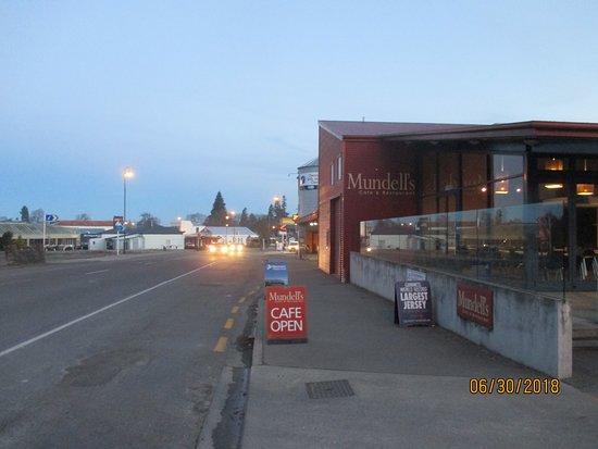 Mundell's Cafe