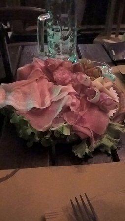 Saloon Food and Coffee