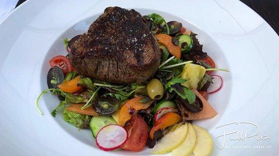 Cafe & Restaurant La Famille