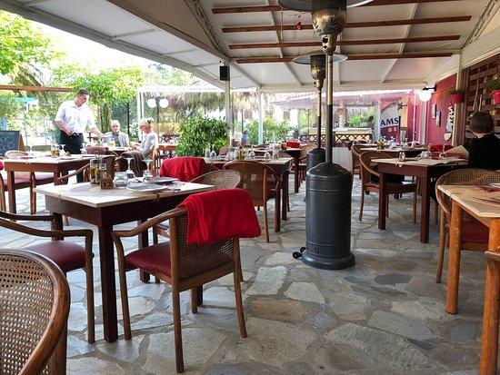 Jasteri Restaurant & Bar