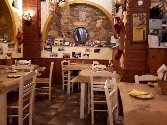 Sainis Taverna