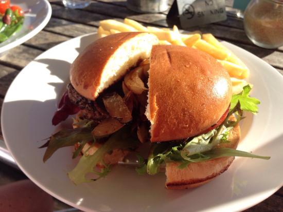 Hyams Beach Store & Cafe