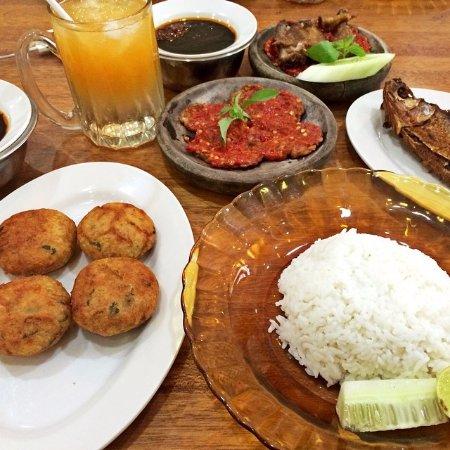 Ayam Goreng President