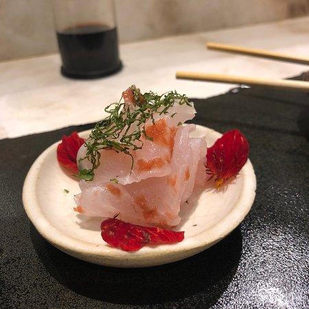 Living Lounge Bar & Sushi