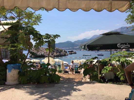 Kaza Restaurant & Lounge Bar