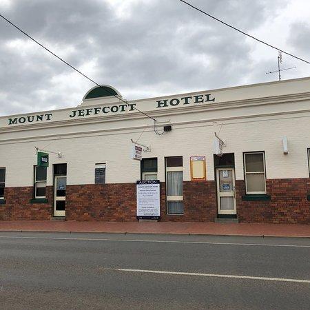 Mount Jeffcott Hotel