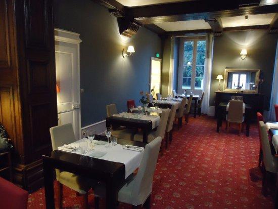 Les tables de la fontaine