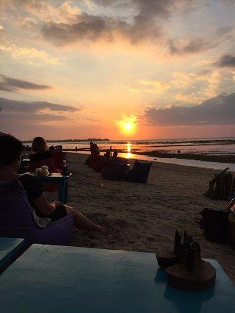 Han's Reef Beach Bar and Grill