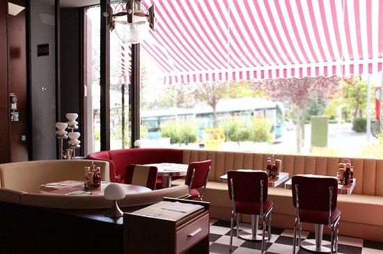 Peggy Sue Campo de Las Naciones