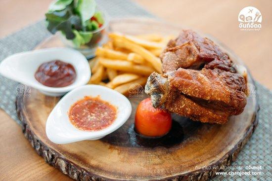 Lighthouse Bar & Grill