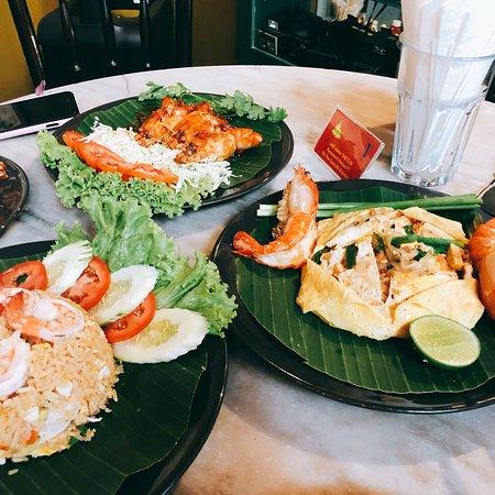 The Sun Cafe & Bistro