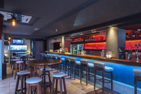 Sydney Bar and Grill