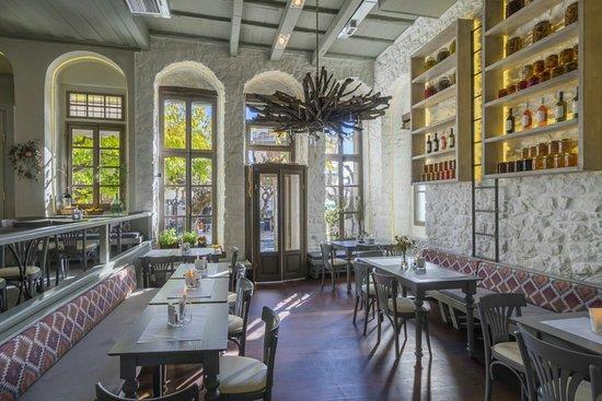 Sto Kafeneio tou Zampa