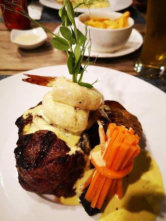 Laguna on Muri Beach