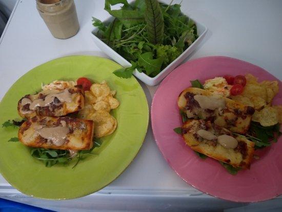 On the green cafe and deli