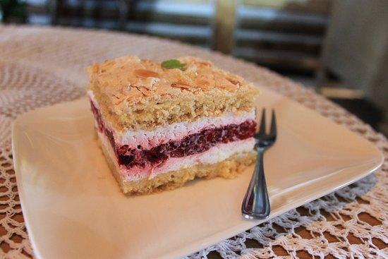 Czarna Owca Cafe & Gallery