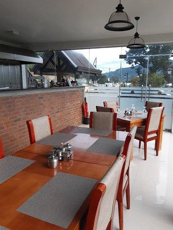 Royal Lake Restaurant