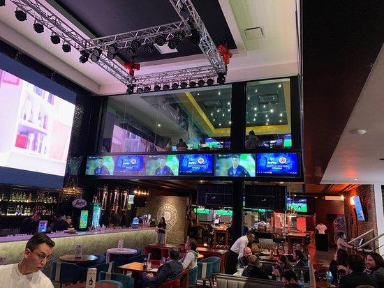 District Sports Bar Parque 93