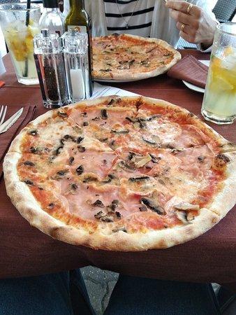 Azzurra Ristorante Pizzeria Bar