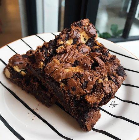 Flossom's Kitchen + Cafe