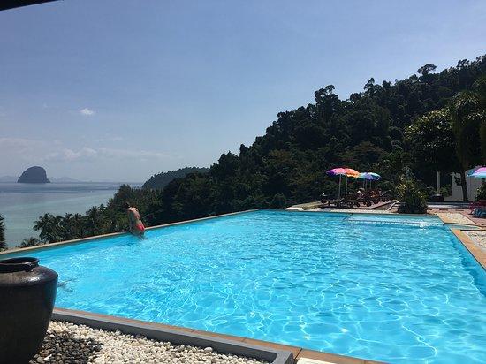 Cliff Beach Bar and Restaurant