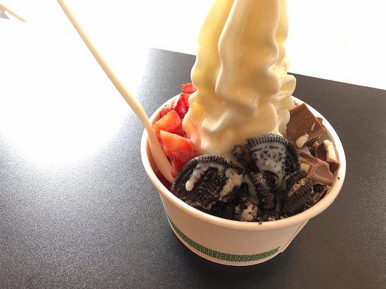 YOMARO Frozen Yogurt