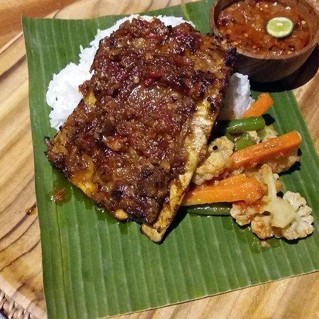 Maco's Kitchen & grill