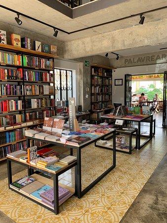 Livraria Palavrear