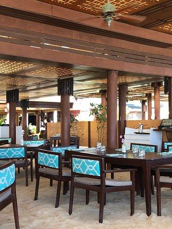 Vai Restaurant & Bar