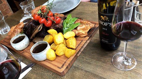 Hof's Bar and Dining