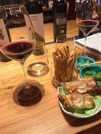 La Tre Sorelle Wine Room