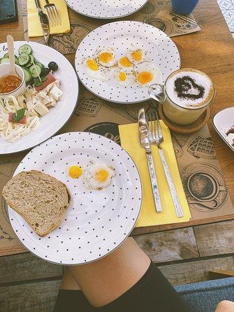 Bee Bistro