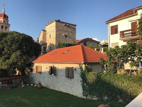 Puteus Palace Restaurant Brac